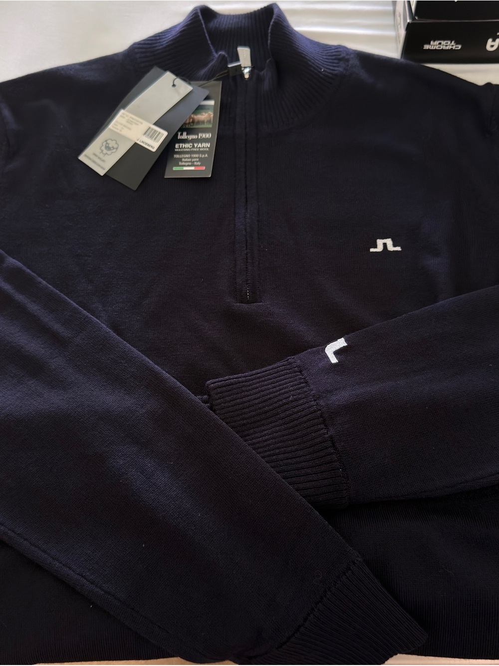 J.Lindeberg Kian TOUR Merino Wool
1/4 Zip Sweater Navy Large Golf
Mens L OR XL